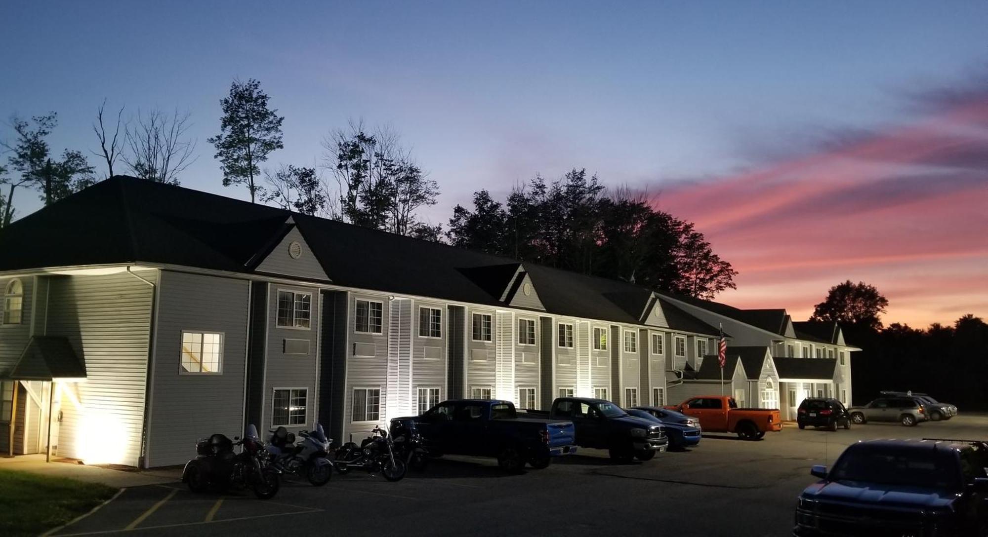 Mj Inn And Suites Marienville Exteriör bild